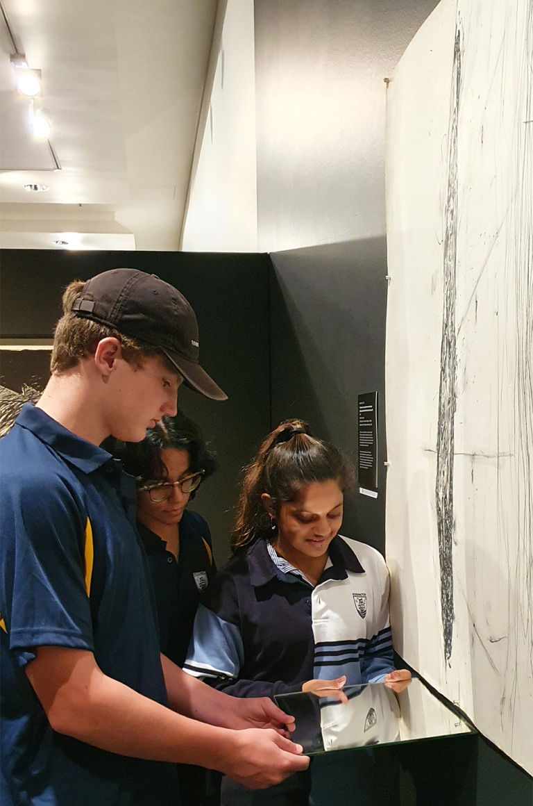 Art gallery student visit
