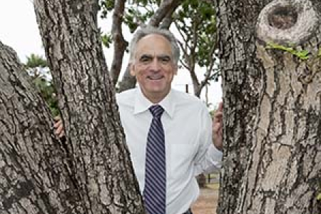 Dr George Frazis