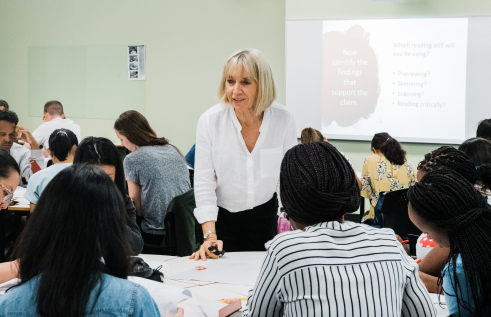 Tutor in workshop