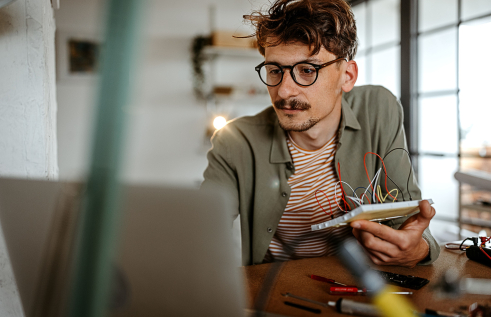 Charles Darwin University (CDU) has become Australia’s first and only university accredited to offer fully online engineering courses from Semester 1, 2023.