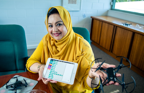 Dr Farha Sattar