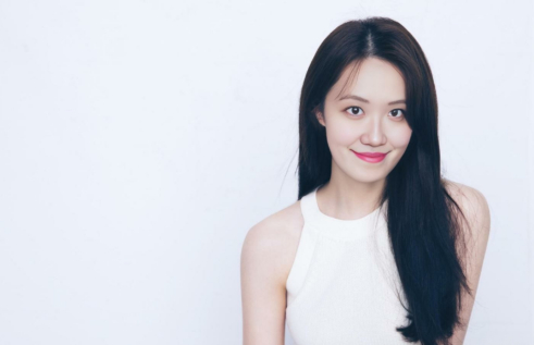 Yuanmo (Amy) Hu is currently pursuing a Master of Arts, but an opportunity at Territory FM became an avenue for her to marry passion and profession.