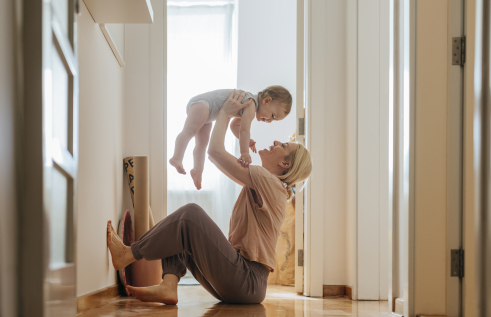 Charles Darwin University (CDU) Senior Lecturer Dr Guzyal Hill and First-Class Honours graduate in law, Zarah Denese Ramoso have examined the current parental leave provisions in Australia and are calling for change.